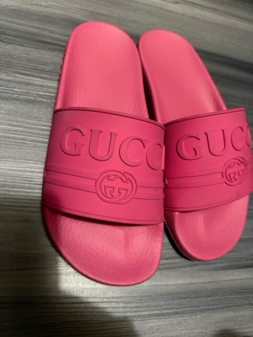 Gucci Pink Embossed Logo Slide Sandals - Picture 3 of 3